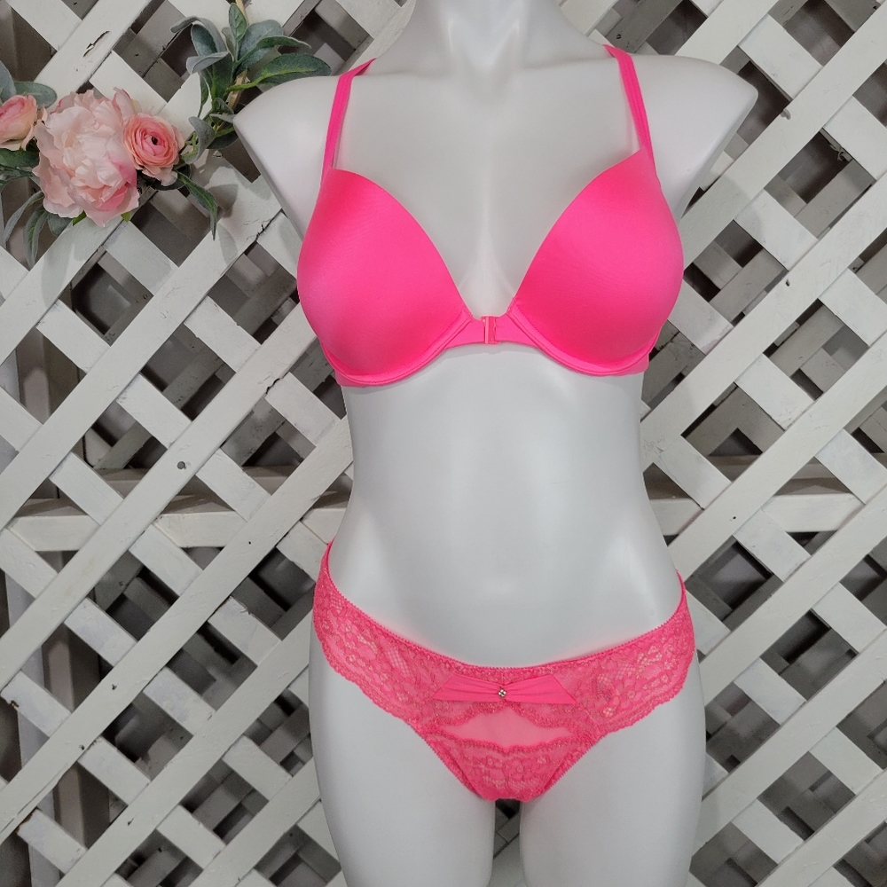 Victoria's Secret Very Sexy Hot Pink Front Close Bra and Panty Set Size 36C